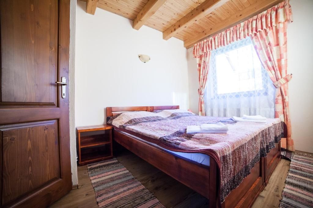 Отели типа «постель и завтрак» Pensiunea Szilas Panzió Păuleni-37